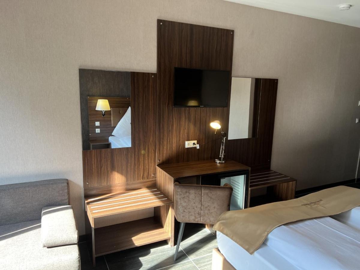 Hotel Pasa Paradies KOSTENLOSE PARKPLÄTZE Hanau Bagian luar foto