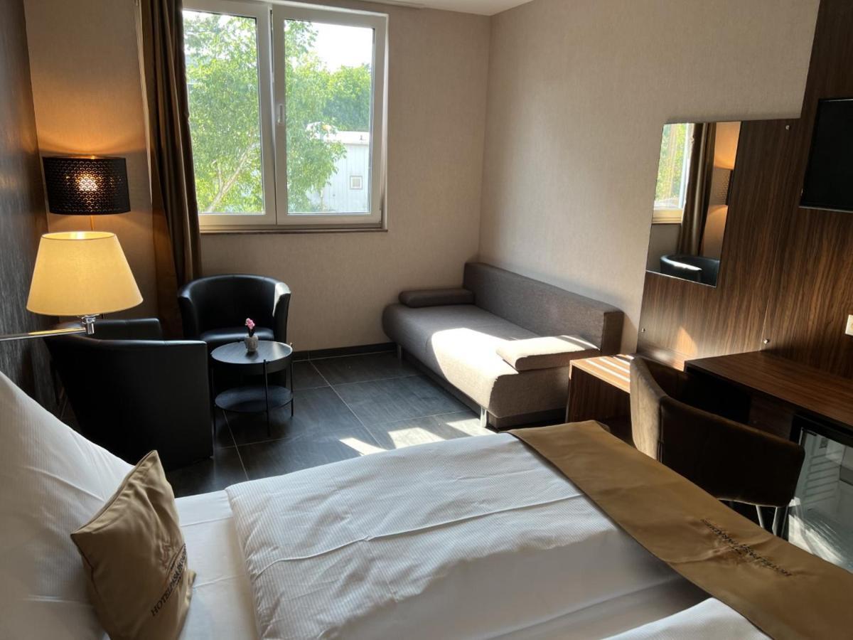 Hotel Pasa Paradies KOSTENLOSE PARKPLÄTZE Hanau Bagian luar foto