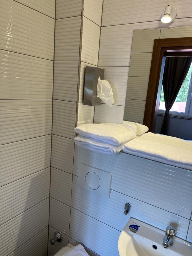 Hotel Pasa Paradies KOSTENLOSE PARKPLÄTZE Hanau Bagian luar foto