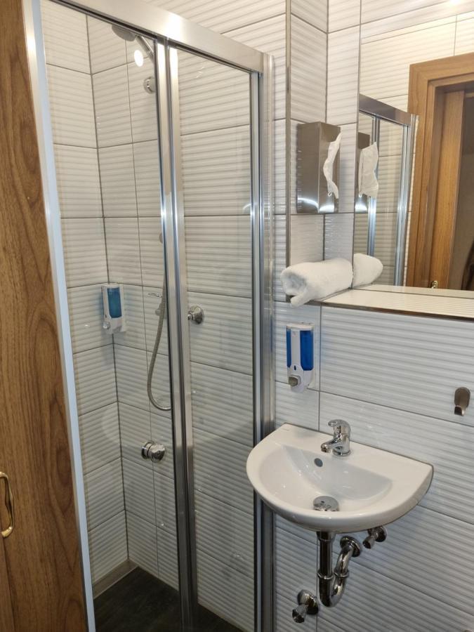 Hotel Pasa Paradies KOSTENLOSE PARKPLÄTZE Hanau Bagian luar foto